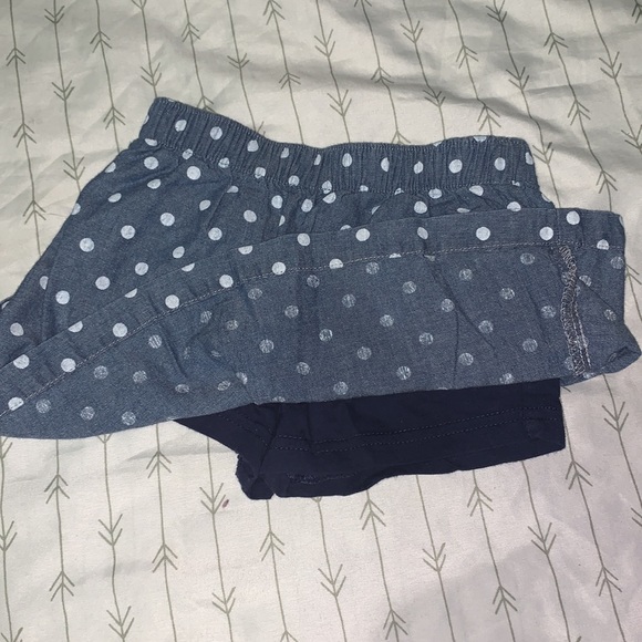 this is a skirt! it has a stretchy waist band! - Picture 3 of 4